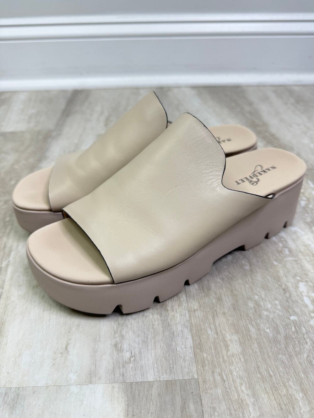 Naked Feet Drift Platform Sandals in Beige Size 8.5